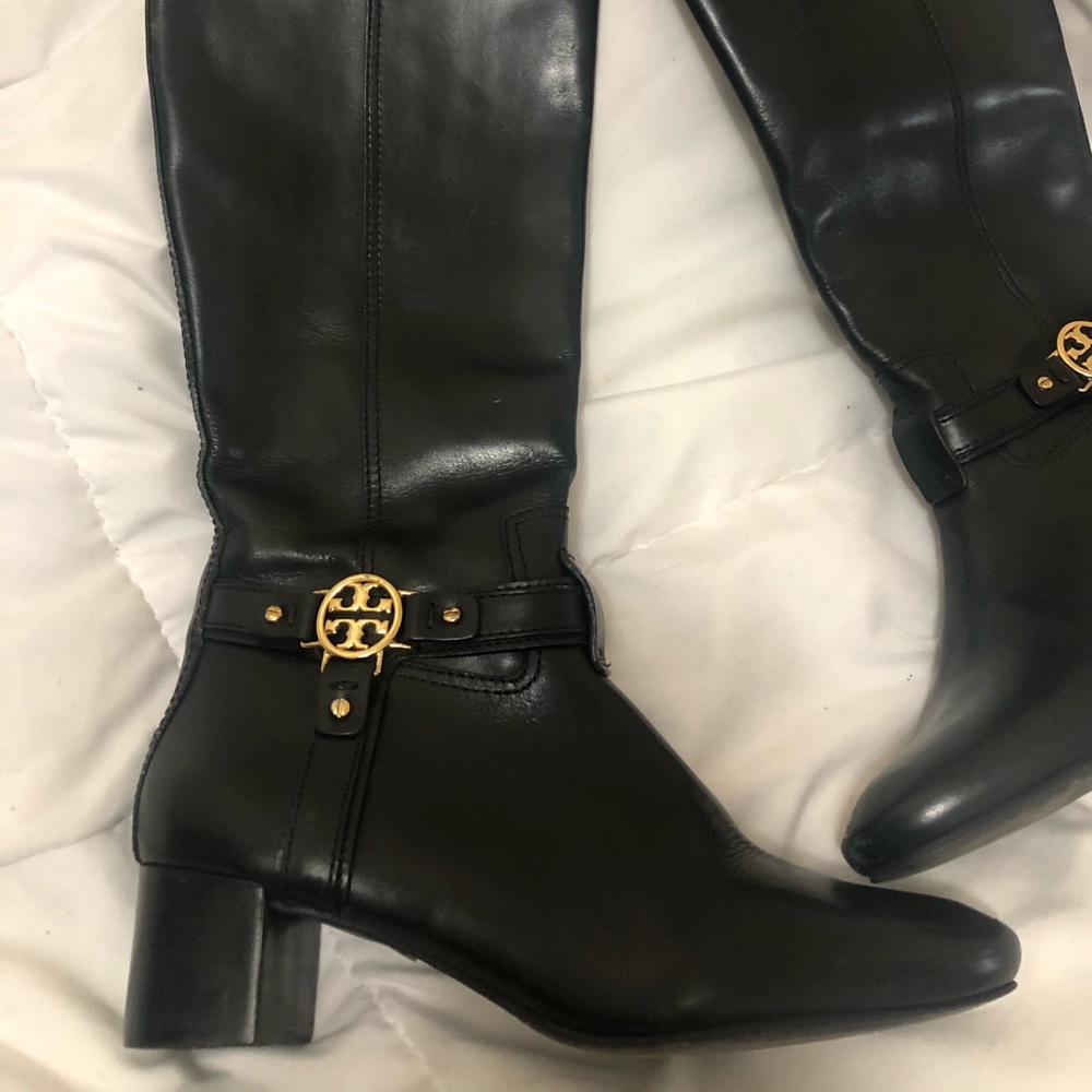 ToryBurch  leather boots black !